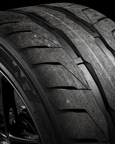 Nitto NT05 315 35 ZR20 110W XL 3D model view 3